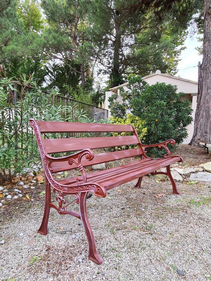 Bed and Breakfast La Bastide des Arts Saumane-de-Vaucluse Exterior foto